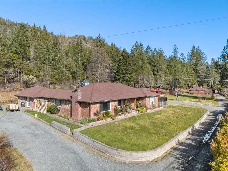 7420 N Applegate, Grants Pass, OR 97527 - Image #2