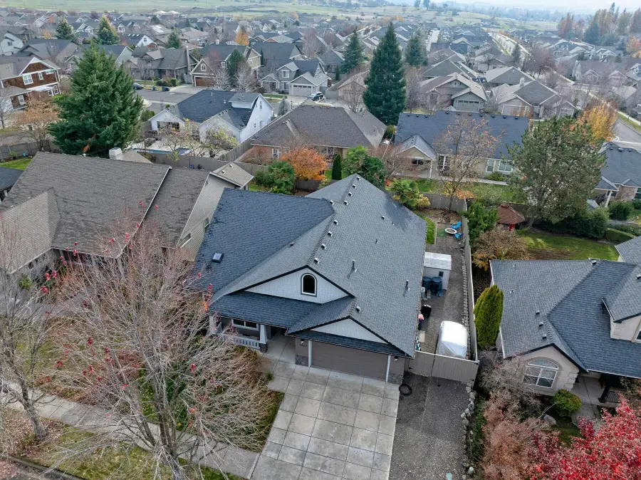 3864 Crystal Springs, Medford, OR 97504 - Image #2