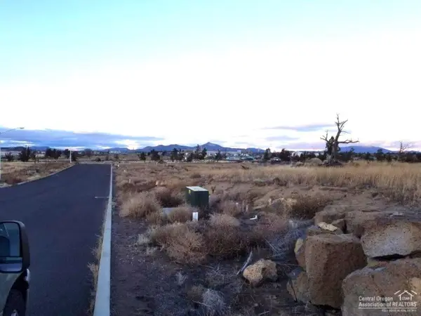 375 SE 8th, Redmond, OR 97756