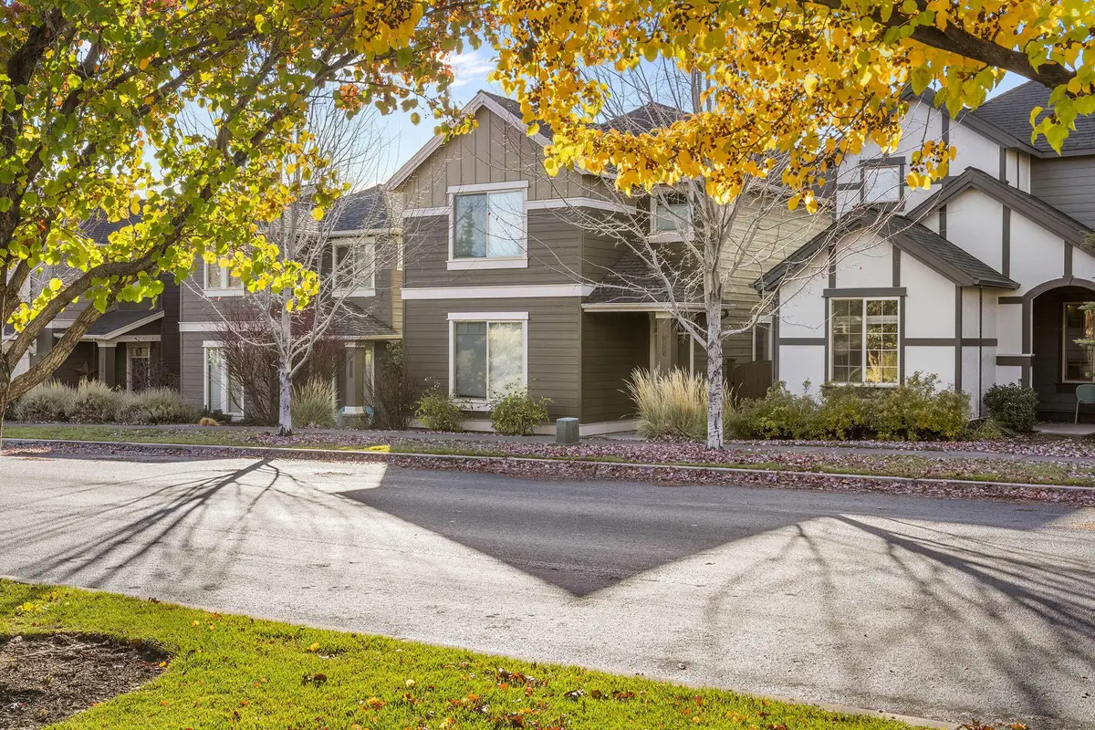 20745 NE Comet, Bend, OR 97701 - Image #1