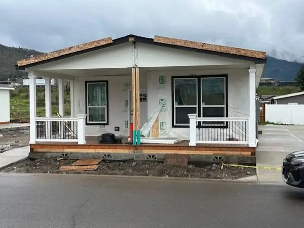 333 Mountain View, Talent, OR 97540