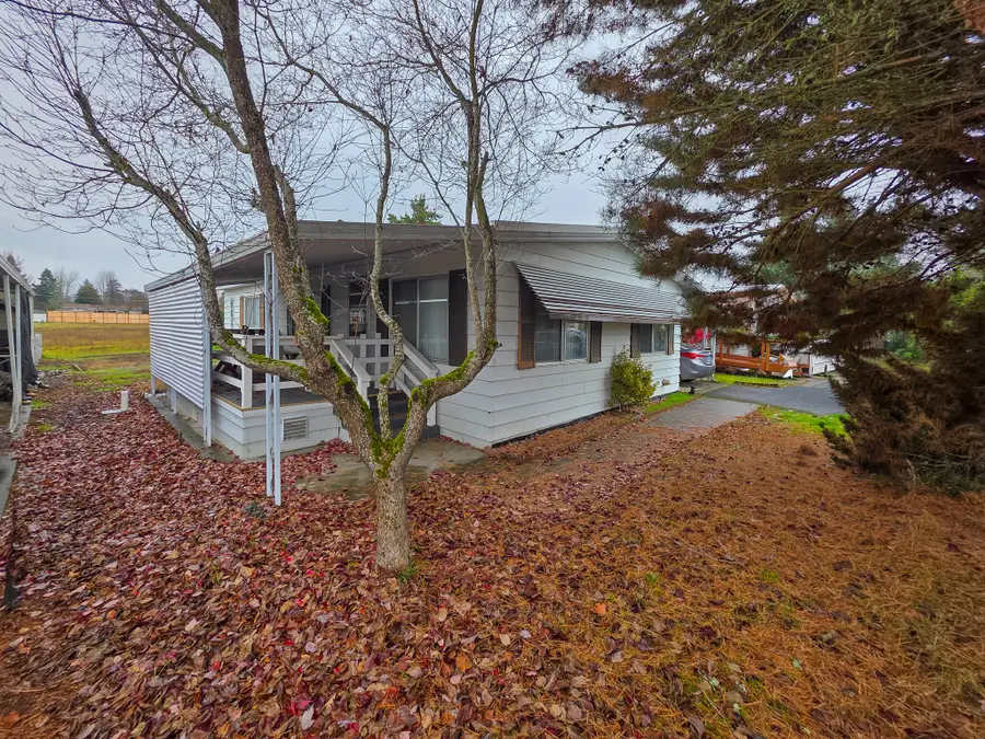 989 Roguelea, Grants Pass, OR 97526 - Image #2