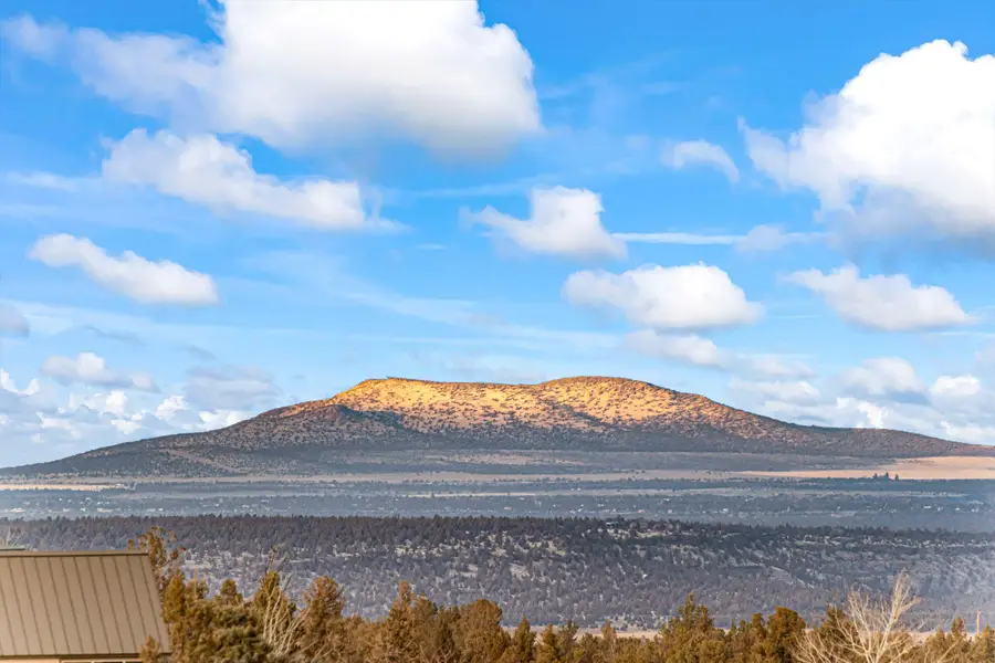 360 Vista Rim Drive, Redmond, OR 97756 - #2