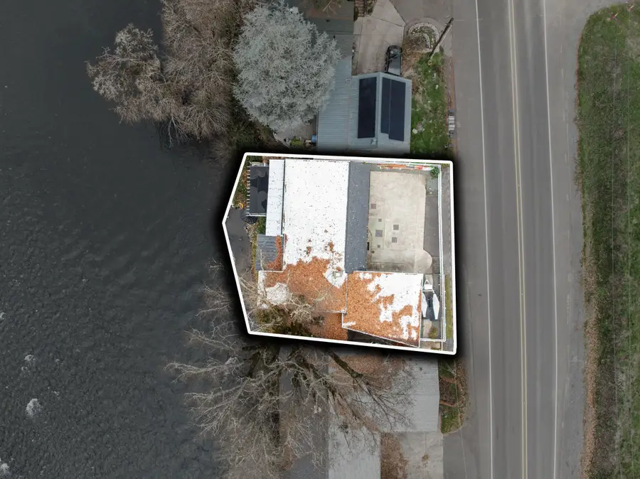 2400 Rogue River, Gold Hill, OR 97525 - Image #2