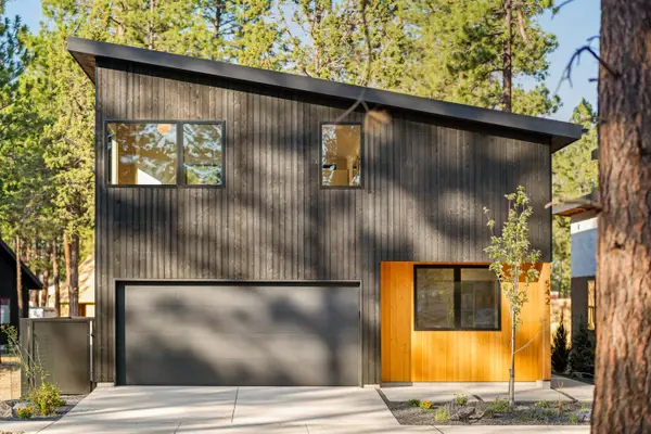 631 W Seedling, Sisters, OR 97759