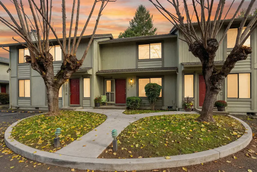 1202 Morrow, Medford, OR 97504 - Image #2