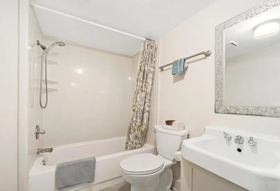 36 Dewey, Ashland, OR 97520 - Image #2