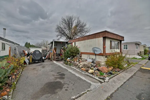 2622 Falcon, White City, OR 97503