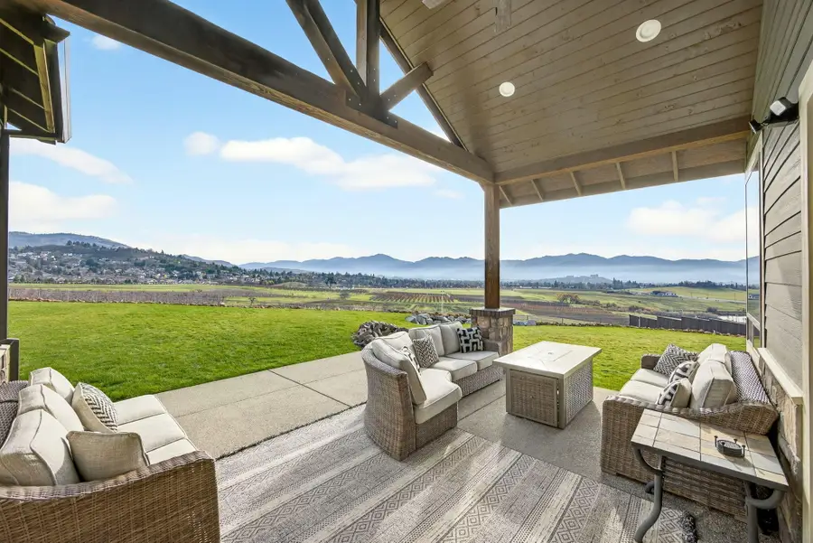 3691 Camina, Medford, OR 97504 - Image #3