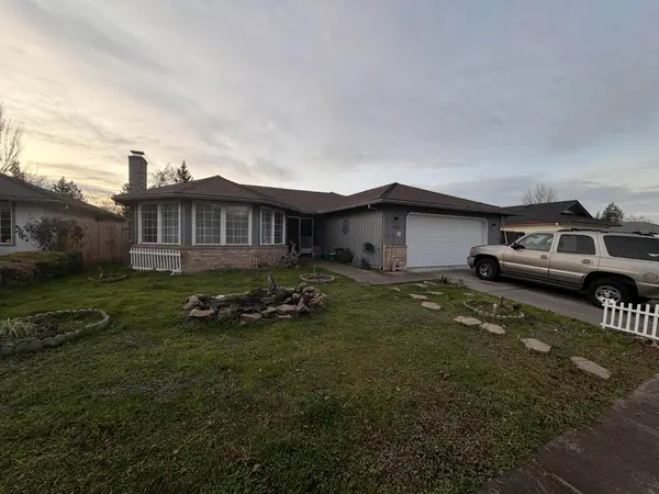 2451 Powell, Medford, OR 97504