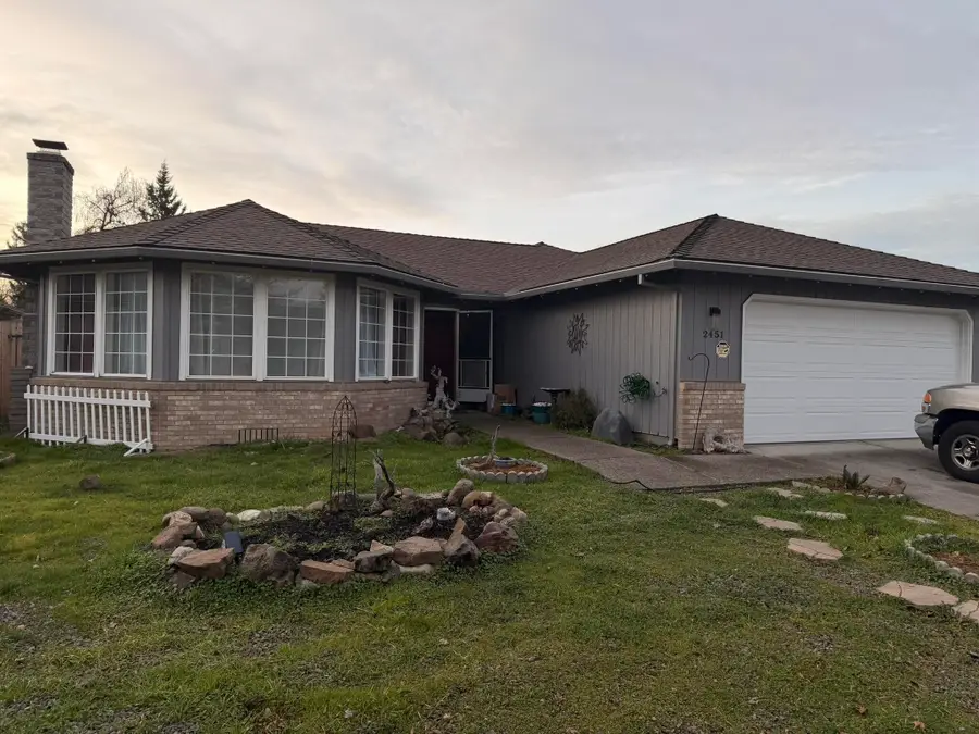 2451 Powell, Medford, OR 97504 - Image #2