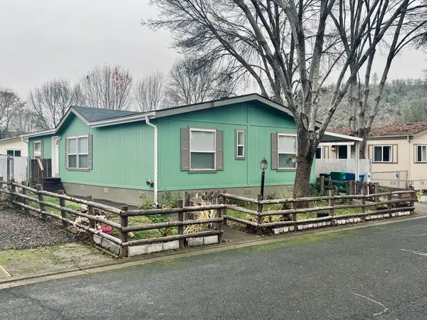 633 E Archwood, Eagle Point, OR 97524