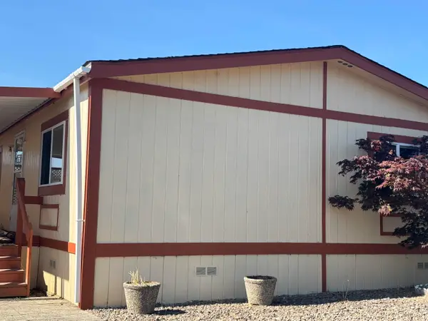 327 Whispering Willow, Grants Pass, OR 97527