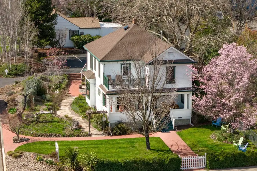 451 N Main, Ashland, OR 97520 - Image #2