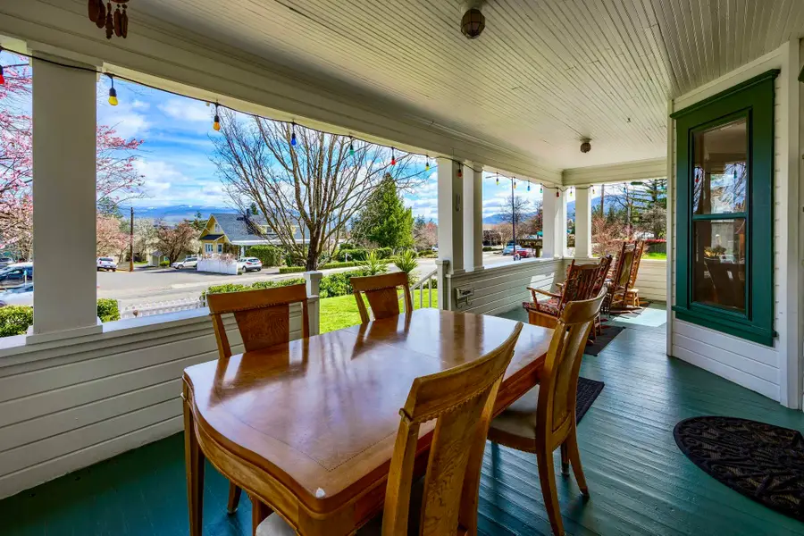 451 N Main, Ashland, OR 97520 - Image #3