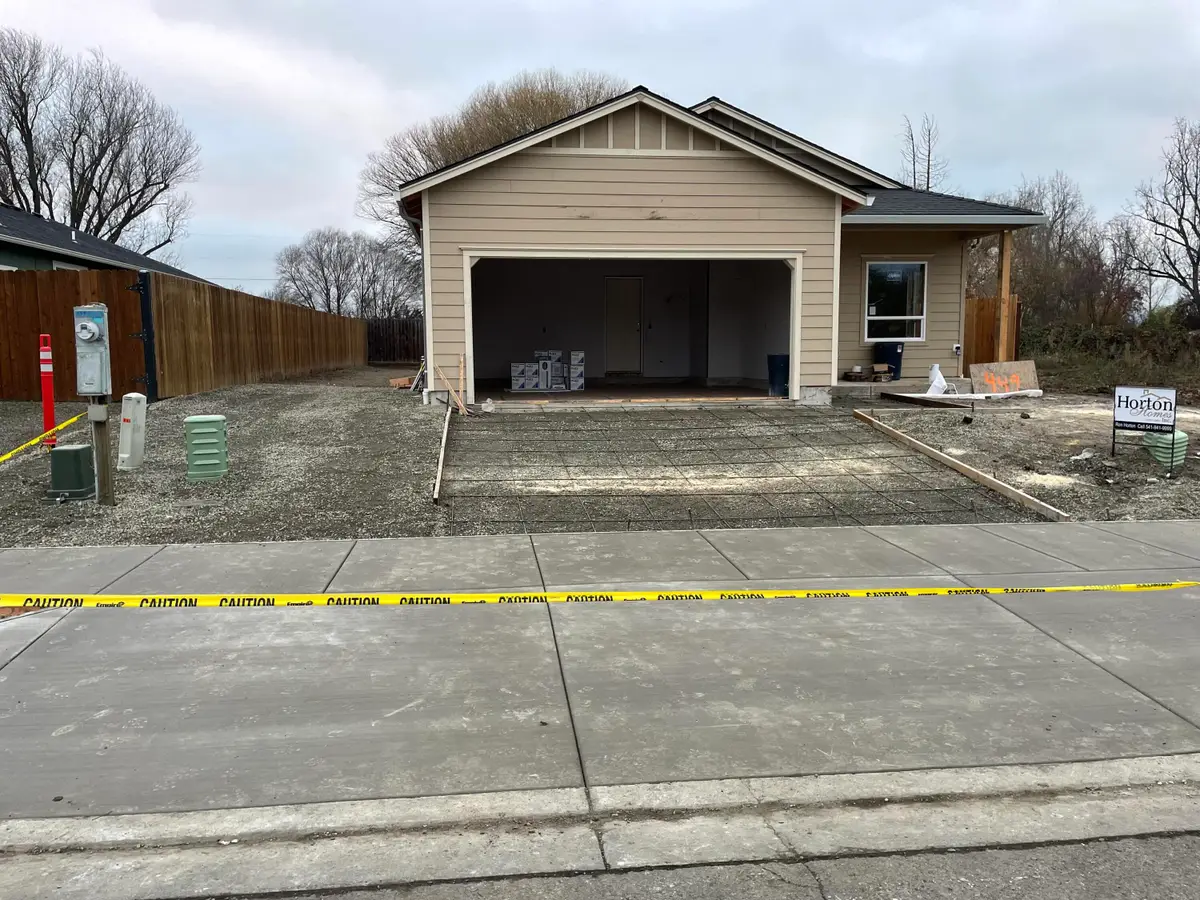 449 Spring Valley, Medford, OR 97501 - Image #1