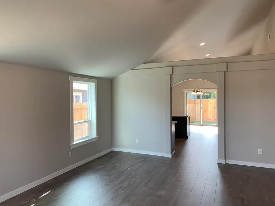 449 Spring Valley, Medford, OR 97501 - Image #3