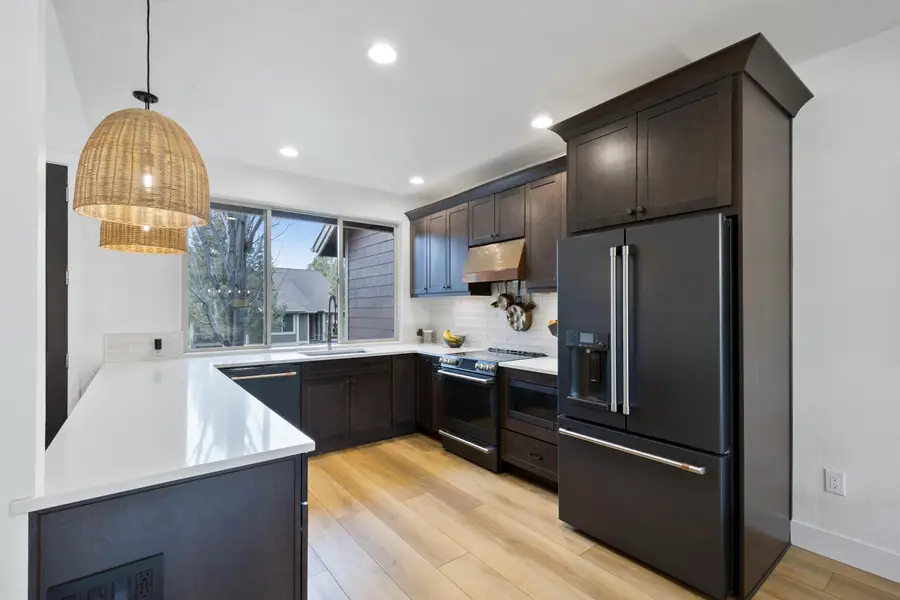 1281 Highland View, Redmond, OR 97756 - Image #2