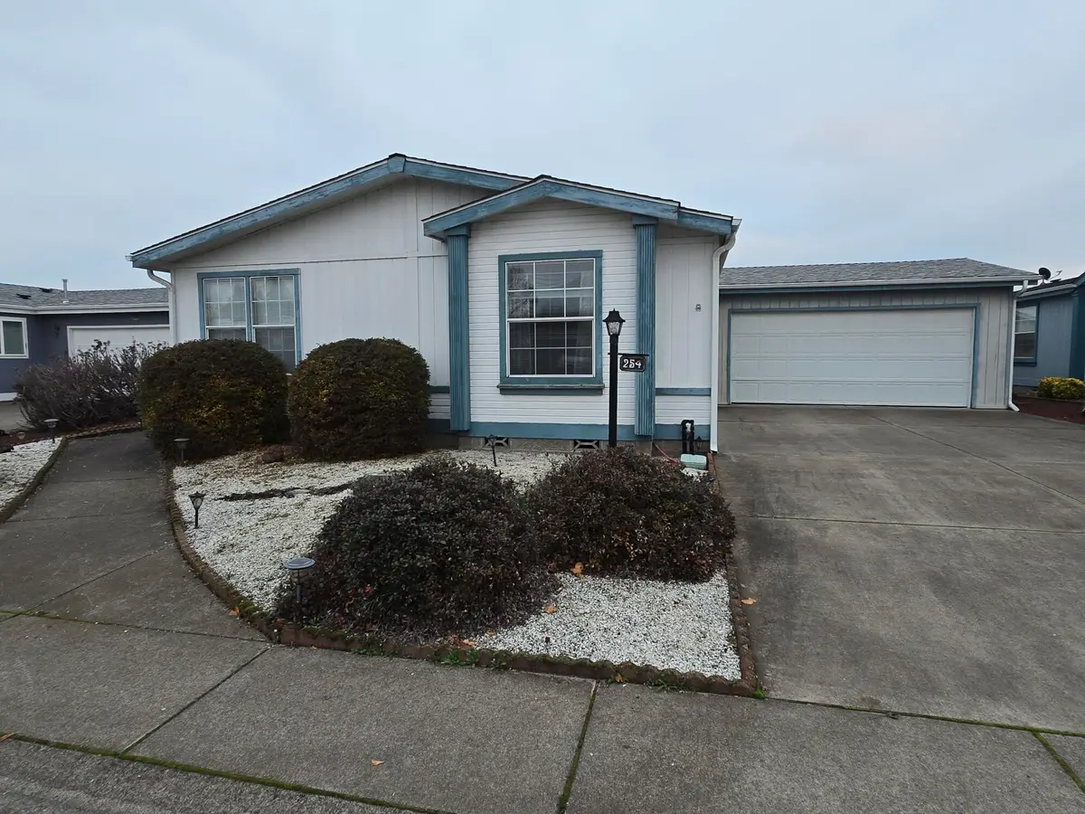555 Freeman Road #254, Central Point, OR 97502 - Image #1