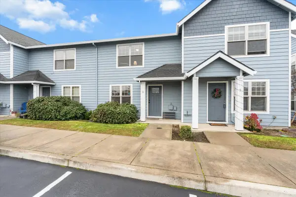 450 Midway, Medford, OR 97501