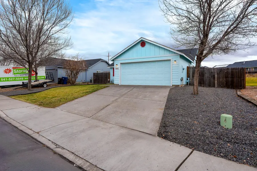 484 NE Spruce, Redmond, OR 97756 - Image #3