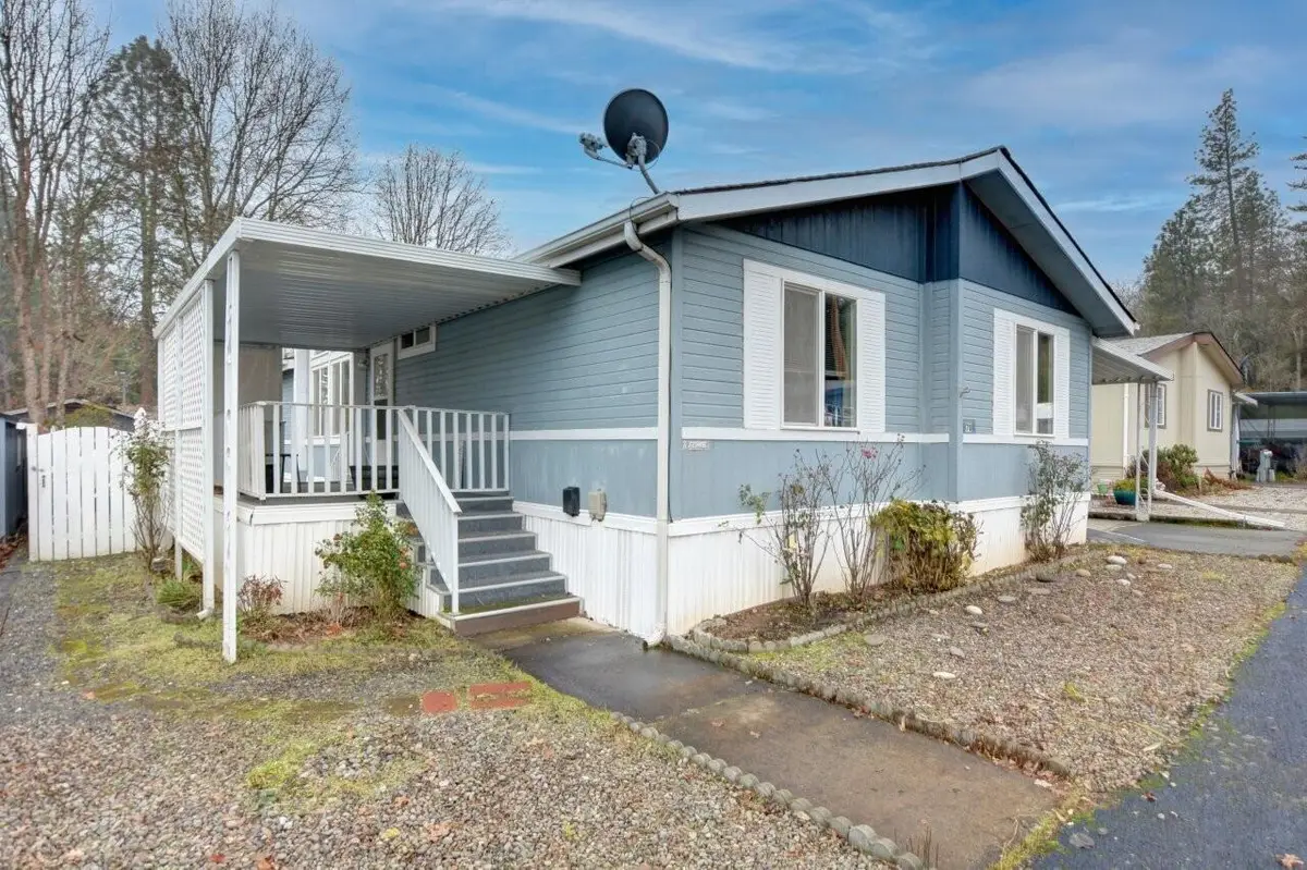 22071 Highway 62, Shady Cove, OR 97539 - Image #1