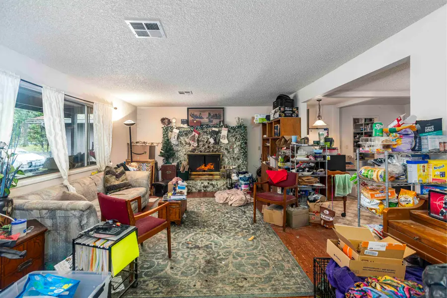 251 Surrey, Grants Pass, OR 97526 - Image #2