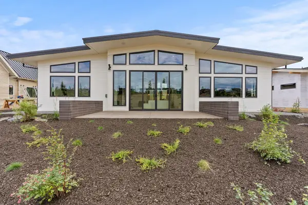 3122 NW Crossing, Bend, OR 97703