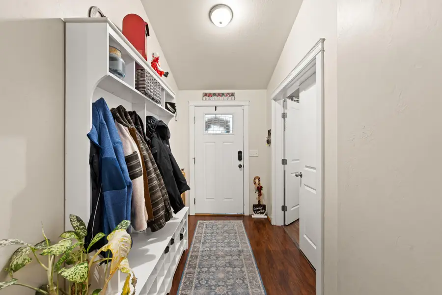 545 N Heights, Eagle Point, OR 97524 - Image #2