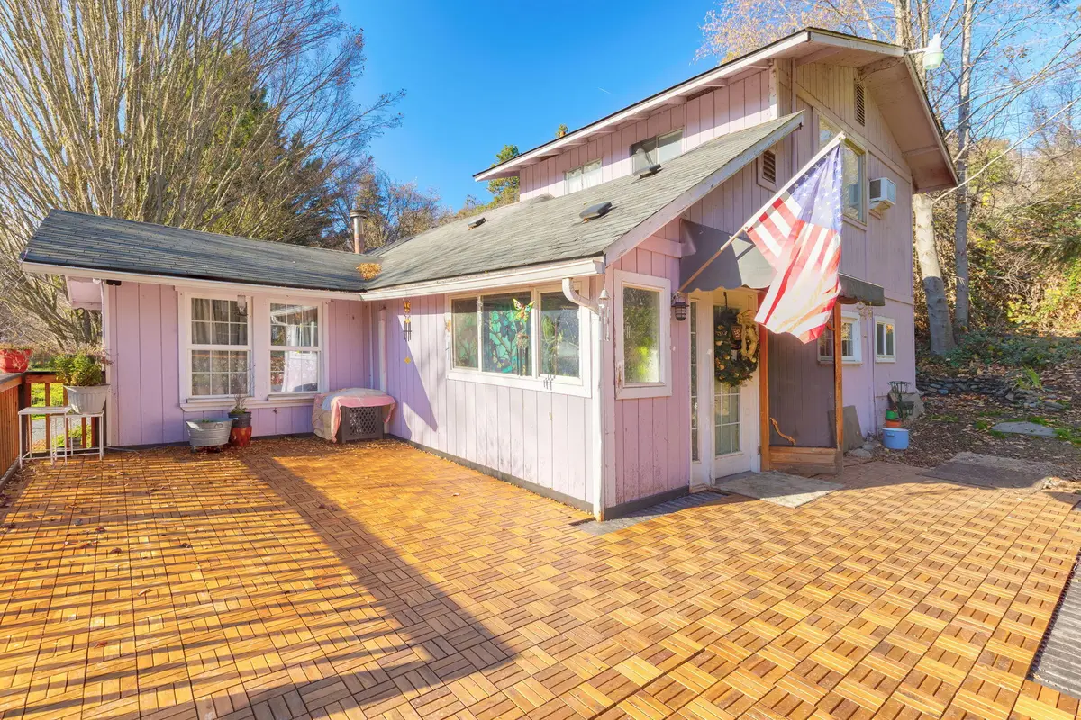 9395 Highway 238, Jacksonville, OR 97530 - Image #1