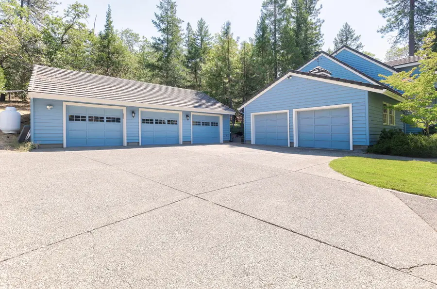 543 Serenity, Grants Pass, OR 97526 - Image #2