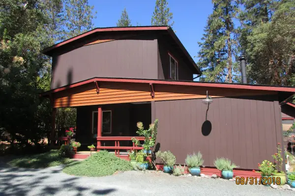 1608 Foots Creek R Fork, Gold Hill, OR 97525