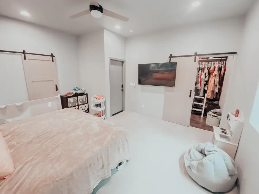 7994 E Evans Creek, Rogue River, OR 97537 - Image #2