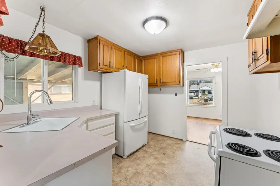 609 SE Riverside, Grants Pass, OR 97526 - Image #3