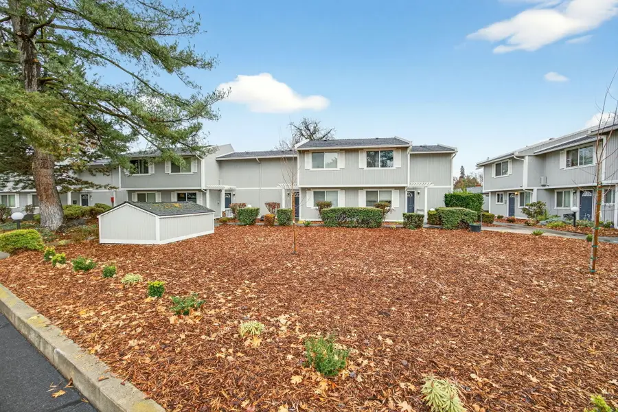 821 E 10th, Medford, OR 97504 - Image #2