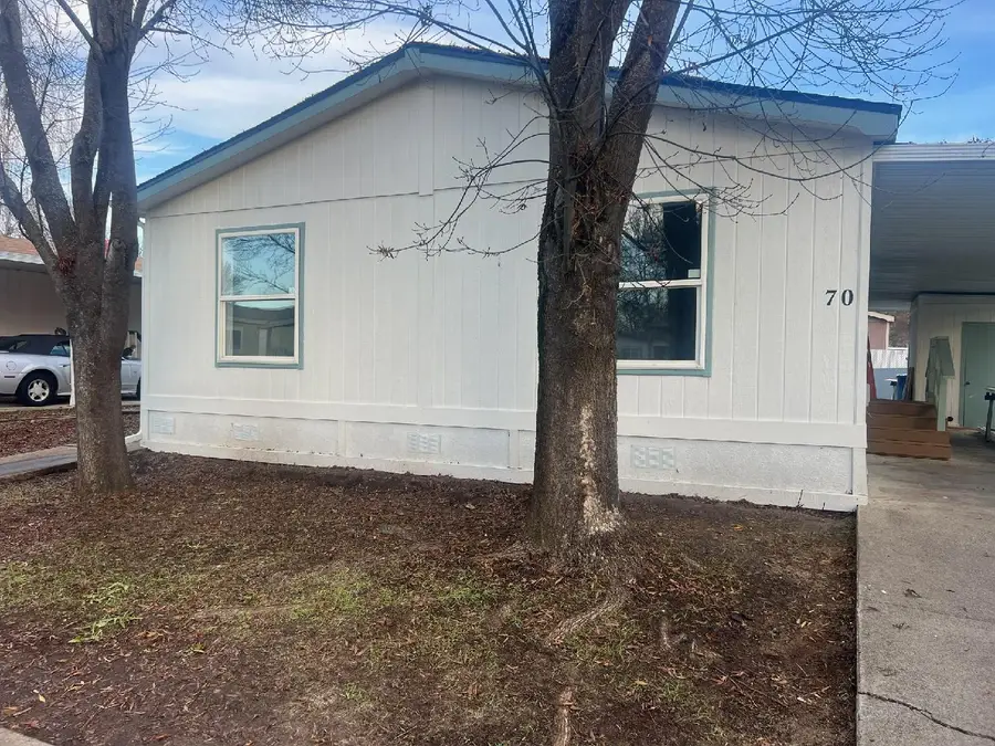 633 E Archwood, Eagle Point, OR 97524 - Image #2