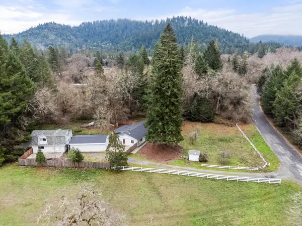 464 Sunny Glen, Wolf Creek, OR 97497