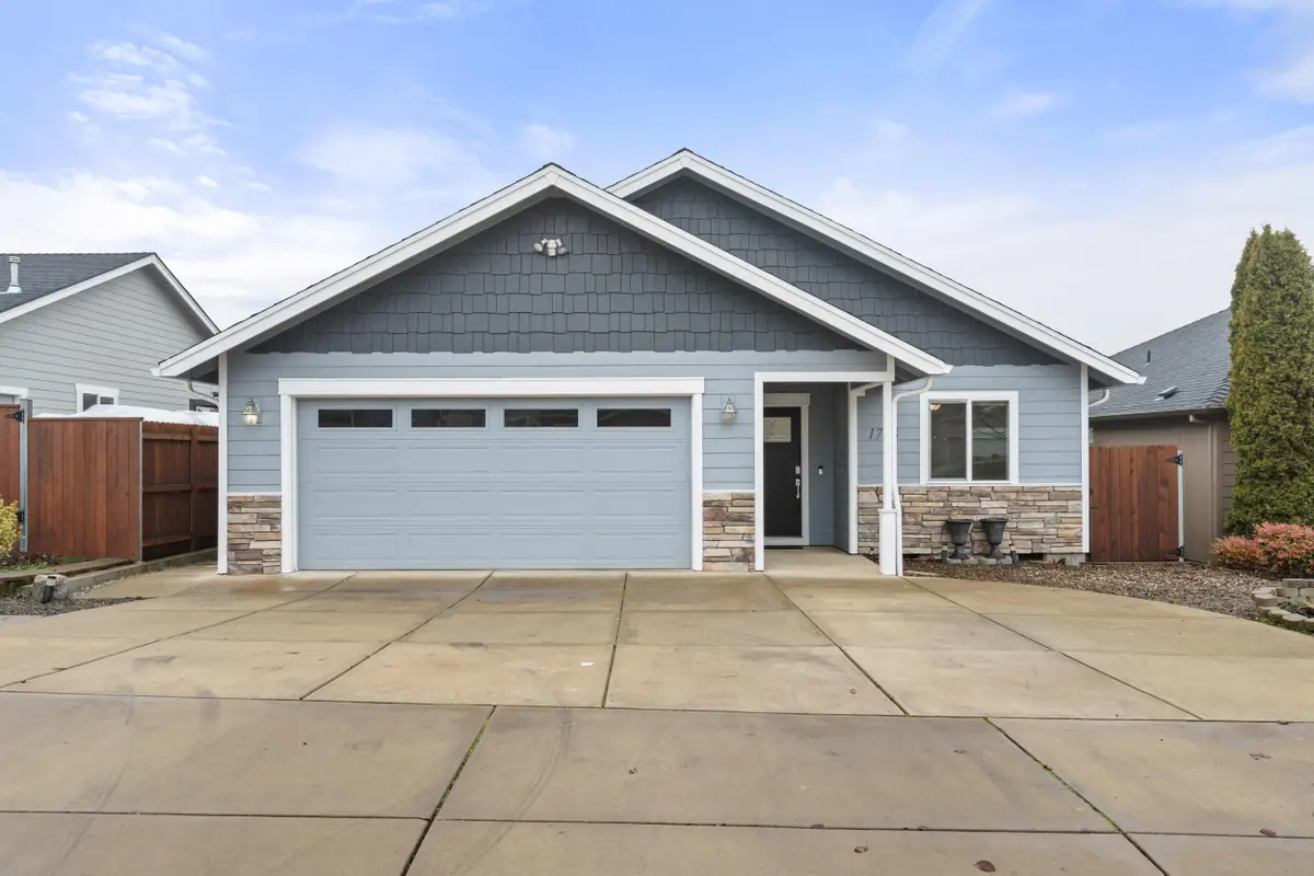 1758 Pearl Eye, Medford, OR 97504 - Image #1