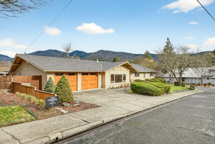 704 NW Sandy, Grants Pass, OR 97526 - Image #2