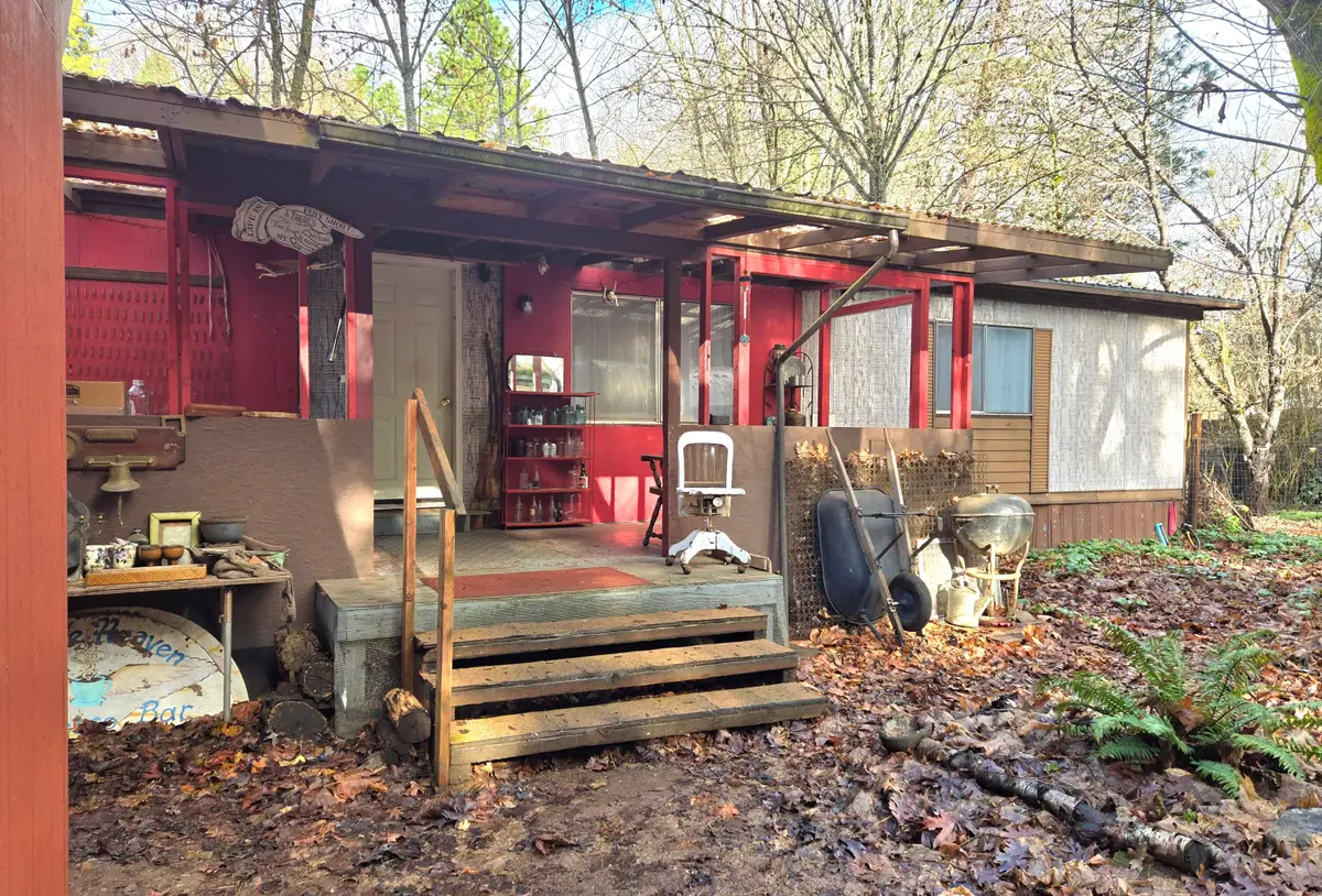 139 S Sawyer, Cave Junction, OR 97523 - Image #1