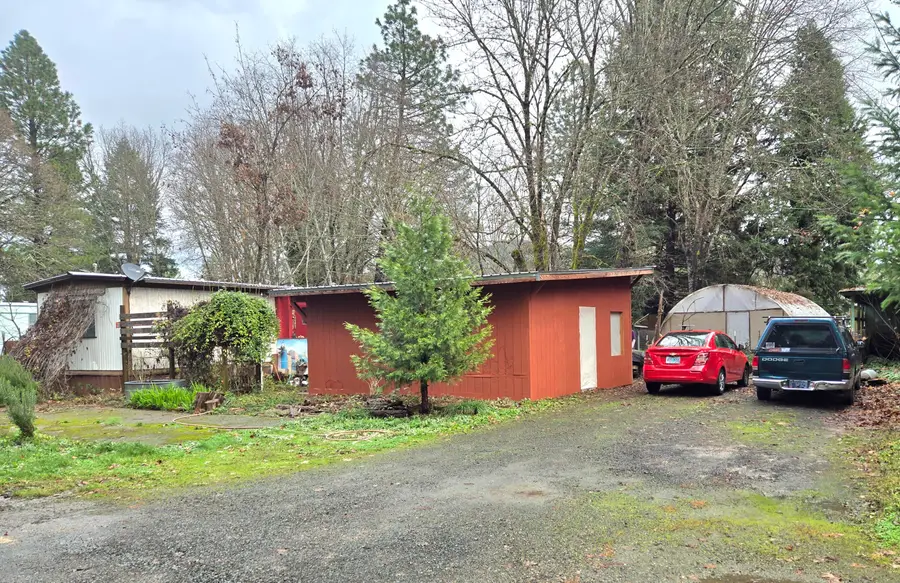 139 S Sawyer, Cave Junction, OR 97523 - Image #2