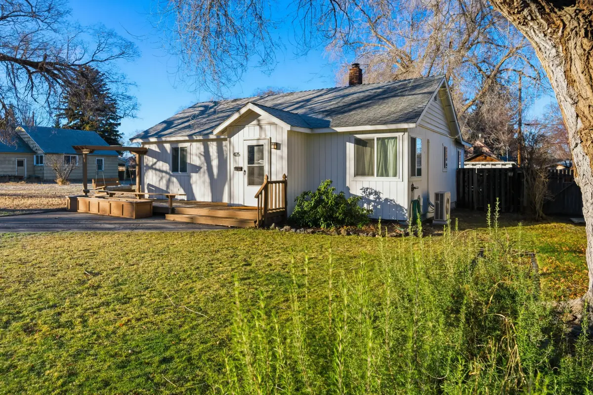 425 SW 12th, Redmond, OR 97756 - Image #1