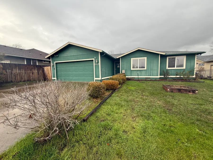 250 Tierra, Eagle Point, OR 97524 - Image #2