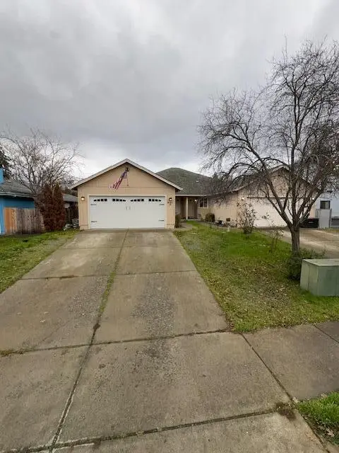 921 N Rose, Phoenix, OR 97535 - Image #1