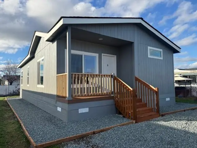 3601 Avenue C, White City, OR 97503 - Image #1