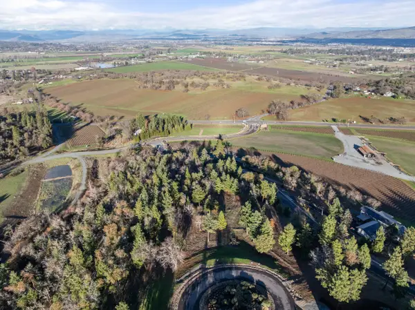 70 Vineyard View, Medford, OR 97501