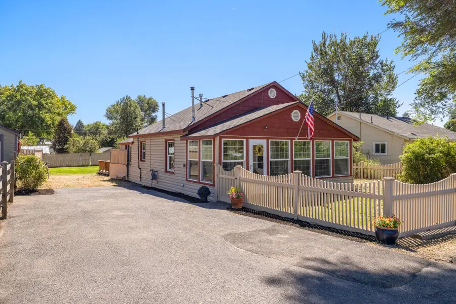 1759 Summers, Klamath Falls, OR 97603 - Image #2