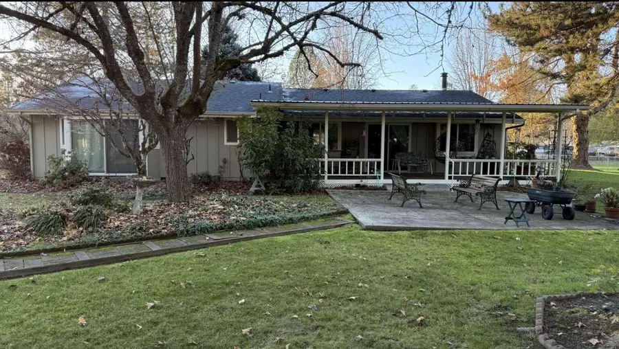 148 Westwood, Grants Pass, OR 97527 - Image #2