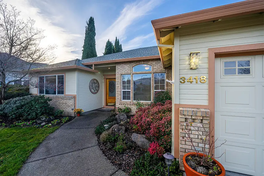 3418 Blue Blossom, Medford, OR 97504 - Image #2
