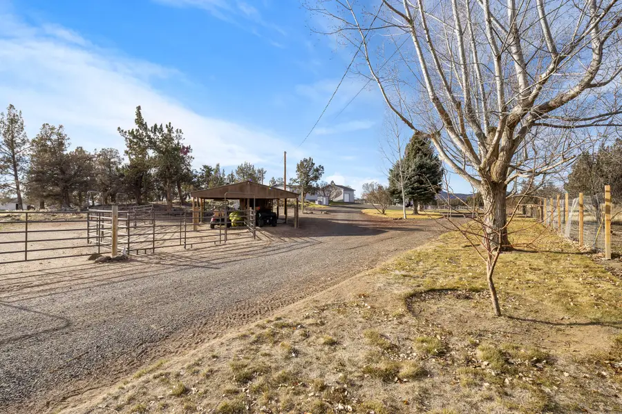 869 SW 55th, Redmond, OR 97756 - Image #2